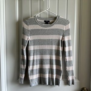 Gap Grey and White Ribbed Top